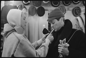 Janet Leigh és Tony Curtis a téli olimpián, Squaw Valley, Kalifornia alkotó: Orlando Suero