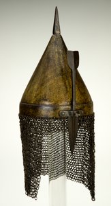Sisak, talán 16. századi, 19. században módosított (rozsdás vas aranyozással) alkotó: Ottoman School