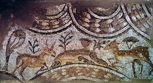 Paleokeresztény művészet: templommozaik töredéke: szarvas és szarvas ivóvíz. Kr.u. 6. század. Karthágóból, Bir Ftouhból, Tunéziából. Párizs, Louvre Múzeum alkotó: Paleo Christian