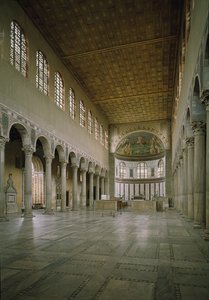 Az V. században alapított Szent Szabina-templom, központi hajó belső képe alkotó: Paleo Christian
