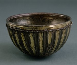 Pártus tál, Irán, i.sz. 100-200 körül (ezüst aranyozott)