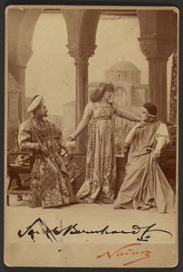 [Sarah Bernhardt mint Gismonda] alkotó: Paul Nadar