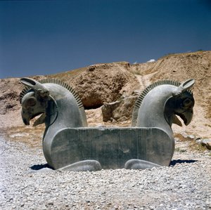 Achaemenid griff alakú oszlopfőváros, Kr. e. 6. század alkotó: Persian School