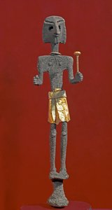 Föníciai művészet: az istenség szobra ezüstben és aranyban. Kr.e. 20. vagy 19. század. Ras Shamrától (Ugarit vagy Ougarit). V. 28 cm Aleppói Nemzeti Múzeum, Szíria