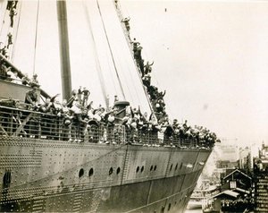 Mauretania Sydneyben, 1940. május (f/w fotó)