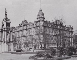 Windsor Hotel és Sir John A Macdonald emlékmű, Montreal (f/w fotó) alkotó: Photographer Canadian