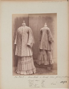 Albumoldal: House of Worth, Kabát alkotó: Photographer French