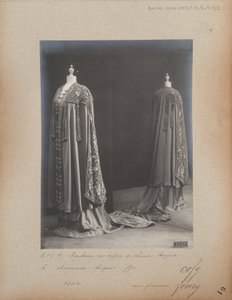 Albumoldal: House of Worth, Evening Cape alkotó: Photographer French
