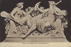 A Rajnát és a Moselt ábrázoló allegorikus alakok a Nationaldenkmalon, Németország egyesítésének emlékműve, Rudesheim am Rhein, Hesse (f/w fotó) alkotó: Photographer German