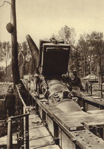 A franciaországi Verdun és Dunkerque bombázásainál használt típusú német 380 mm-es vasúti löveg, I. világháború alkotó: Photographer German