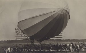 Zeppelin LZ III leszállás után a Tegel lőterén, Berlin (f/w fotó) alkotó: Photographer German