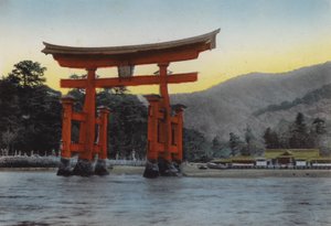 Japán, 1912 körül: A szent sziget, Miyajima a beltengeren, Japán három legismertebb jelenete egyike; A templomot Kiyomori emelte itt a 12. században (fotó) alkotó: Photographer Japanese