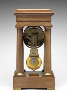 Decimális óra, 1798-1805 körül (fenyő, sárgaréz és zománc)