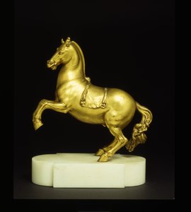 Tenyészló (aranyozott bronz) alkotó: Pietro Tacca