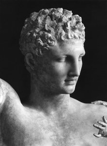 Részlet Hermész és a csecsemő Dionüszosz szobráról, ie 330 körül (pári márvány), Hermész feje (lásd BAL 54791)