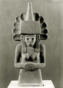 Centeocihuatl, a kukorica istennője, Huastecan, 1000-1250 körül (mészkő) alkotó: Pre Columbian