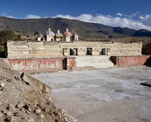 Kilátás az oszloppalotára alkotó: Pre Columbian Pre Columbian