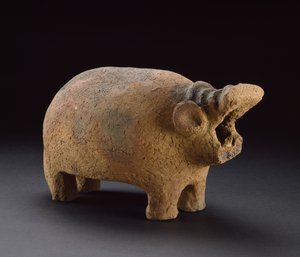 Víziló figura, Hu 134. sírból, ie 3500-3000 körül (durva vörös edények)