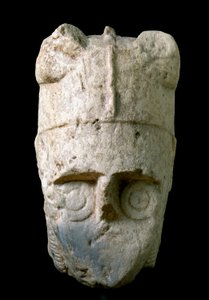 Egy szarvas sisakos íjász feje (miles cornutus), a Monte Prama-ból (Cabras), amelyet a Cagliari Nemzeti Régészeti Múzeumban őriztek alkotó: Prehistoric Prehistoric