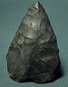 Őstörténet: kovakő amygdaloid biface. Alsó paleolit. Verone, Polgári Természettudományi Múzeum, Olaszország alkotó: Prehistoric Prehistoric