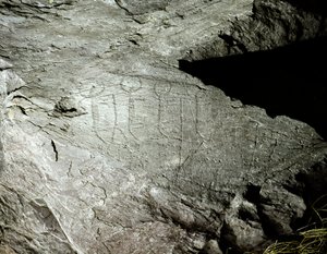 Őstörténet, sziklaművészet: két pár szekeret húzó ökör súlyos sziklaábrázolása. Rézkor. Eneolitikum időszak (kalkolit). Roche n. 2. Cemmo (Brescia) Parco archeologico nazionale dei Massi di Cemmo, Olaszország alkotó: Prehistoric Prehistoric