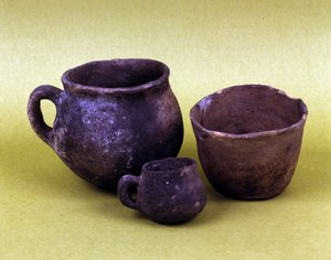 Az észak-olaszországi lagozzai (Kr. e. 3100 - i.e. 2200) Hunseans lakosságának váza és edényei. neolitikus időszak. alkotó: Prehistoric Prehistoric