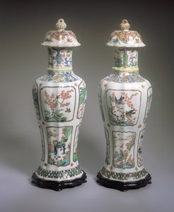 Pár kínai export Famille Verte váza és borító, Kangxi időszak (1662-1722) (porcelán) (lásd még: 272196) alkotó: Qing Dynasty Chinese School