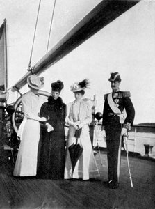 Mária Fedorovna császárné, Viktória hercegnő, Maud királyné és Haakon norvég király VII, 1908.