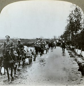 A tüzérség sáron át a franciaországi Gommecourtba, I. világháború, 1914-c1918 alkotó: Realistic Travels Publishers