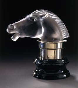 Epsom, 1928 körül (átlátszó matt üveg) alkotó: Rene Jules Lalique