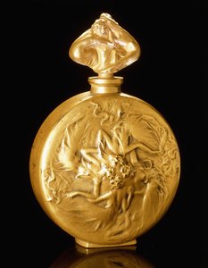 Rosace figurák illatosüvegen, alkotó: Rene Jules Lalique