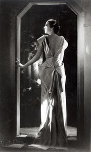 Madeleine Vionnet (1876-1975) által tervezett ruha