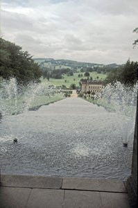 Chatsworth-ház a Cascade tetejéről, Derbyshire, 1980-as évek alkotó: Richard Williams