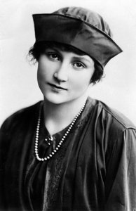 Fay Compton 1894-1978, angol színésznő, a XX. század eleje.