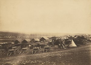 Tüzérségi kocsik, a távolban Balaklava. alkotó: Roger Fenton