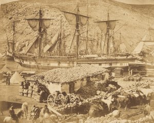 Balaklava kikötője, a marharakpart alkotó: Roger Fenton