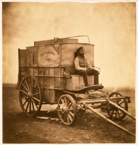 A fotósok furgonja Marcus Sparlinggal a Krím-félszigeten, 1855 (sólenyomat) alkotó: Roger Fenton
