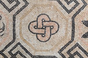 Geometrikus minta a Via san Rocchino domusból, Kr. u. 2. század (mozaik) alkotó: Roman