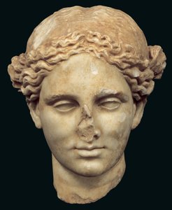 Apollo Sauroktonos (a gyíkgyilkos) feje, Praxiteles 4. századi görög bronz másolata, amelyet Kifissiában (márvány) találtak alkotó: Roman