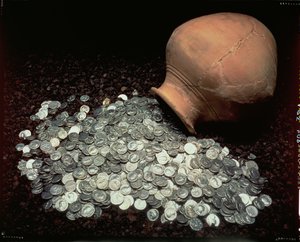 Korsó, amely egy halom római ezüstpénzt tartalmazott, Falkirkből, Kr. u. 3. század közepétől alkotó: Roman