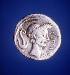 Julius Caesar – római érme alkotó: Roman