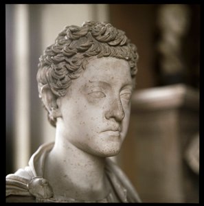 Commodus császár márvány mellszobra (szobor, 2. század) alkotó: Roman