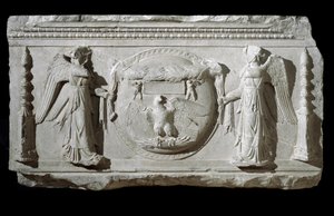 Márvány domborműtöredék a római Plaza de la Consolazione térről alkotó: Roman