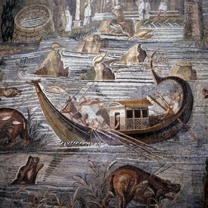 Kr.e. 1. századi folyami hajó. Palesztina mozaikjának részlete. A kormánylapát a tatban és kettős. Ez a mozaik a Szerencse templomából származik, és jelenleg a Barberini-palotában őrzik. alkotó: Roman
