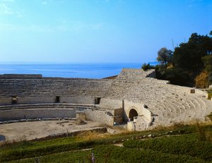 Tarragona római amfiteátruma alkotó: Roman
