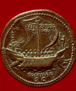 Római művészet: Hadrianus (vagy Adrien) császár (i.sz. 76-138) érme, amely egy császári galériát ábrázol. 119 Kr.u. Paris, B.N. alkotó: Roman