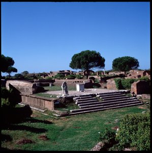 Római művészet: kilátás Herkules templomának romjaira alkotó: Roman