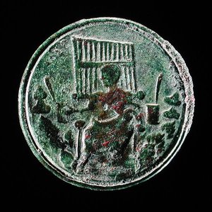 Orgonát ábrázoló római érme (bronz) alkotó: Roman