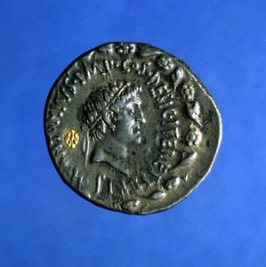 Ezüst és arany érme Anthony vagy Marc Antoine (Kr. e. 83 - ie 30), egy Kleopátrával együtt uralkodó római politikus képmásával. alkotó: Roman