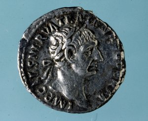 Ezüst érme Nerva római császár képmásával (26 - 98). alkotó: Roman